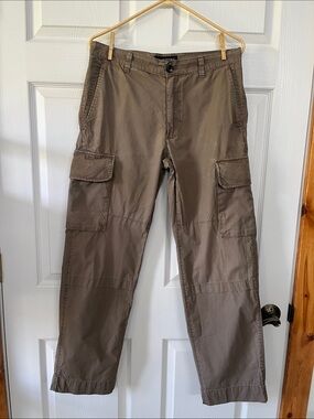 Banana Republic Men's Cargo Pants in Brown
